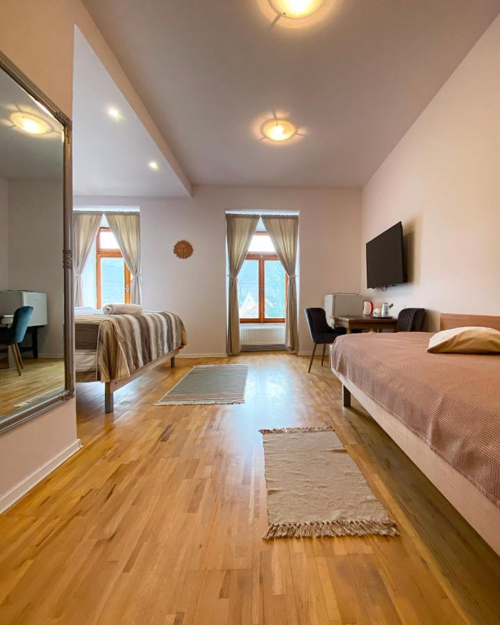 Bed & Breakfast Hugo Plesivec ภายนอก รูปภาพ