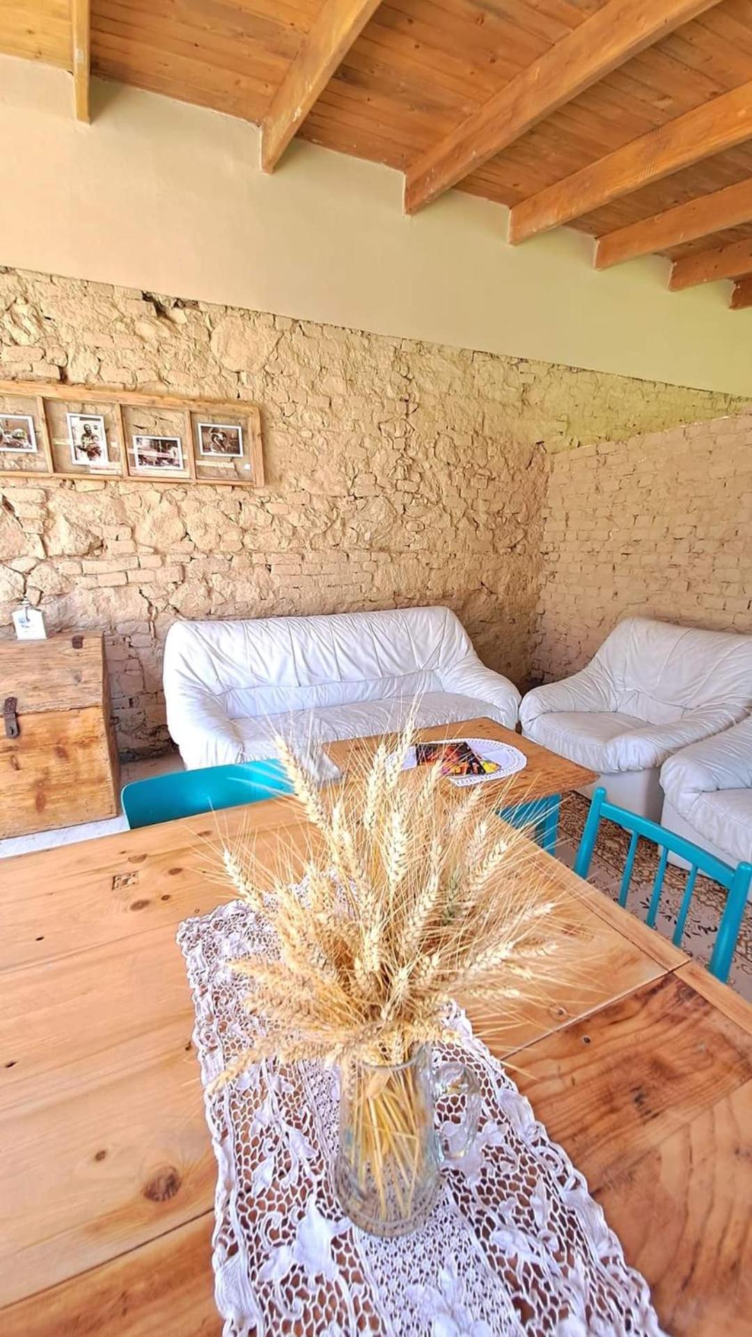 Bed & Breakfast Hugo Plesivec ภายนอก รูปภาพ